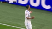 一剑封喉！蒂莱曼斯不停球凌空斩破门！维拉1-0领先弗赖堡！