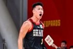 媒体人：贺希宁的表现确实不足以带队赢球 相信他会继续努力前进