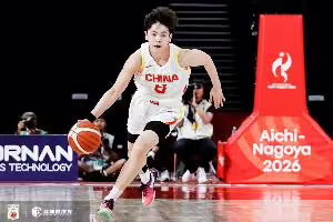 轻松写意！杨舒予全场6中2得到5分10板2助1断 正负值达+41